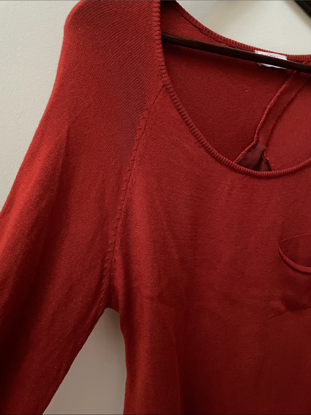Scoop Neck Long Sleeve Knit Tee with Pocket and Mesh Back - Picture 3 of 5